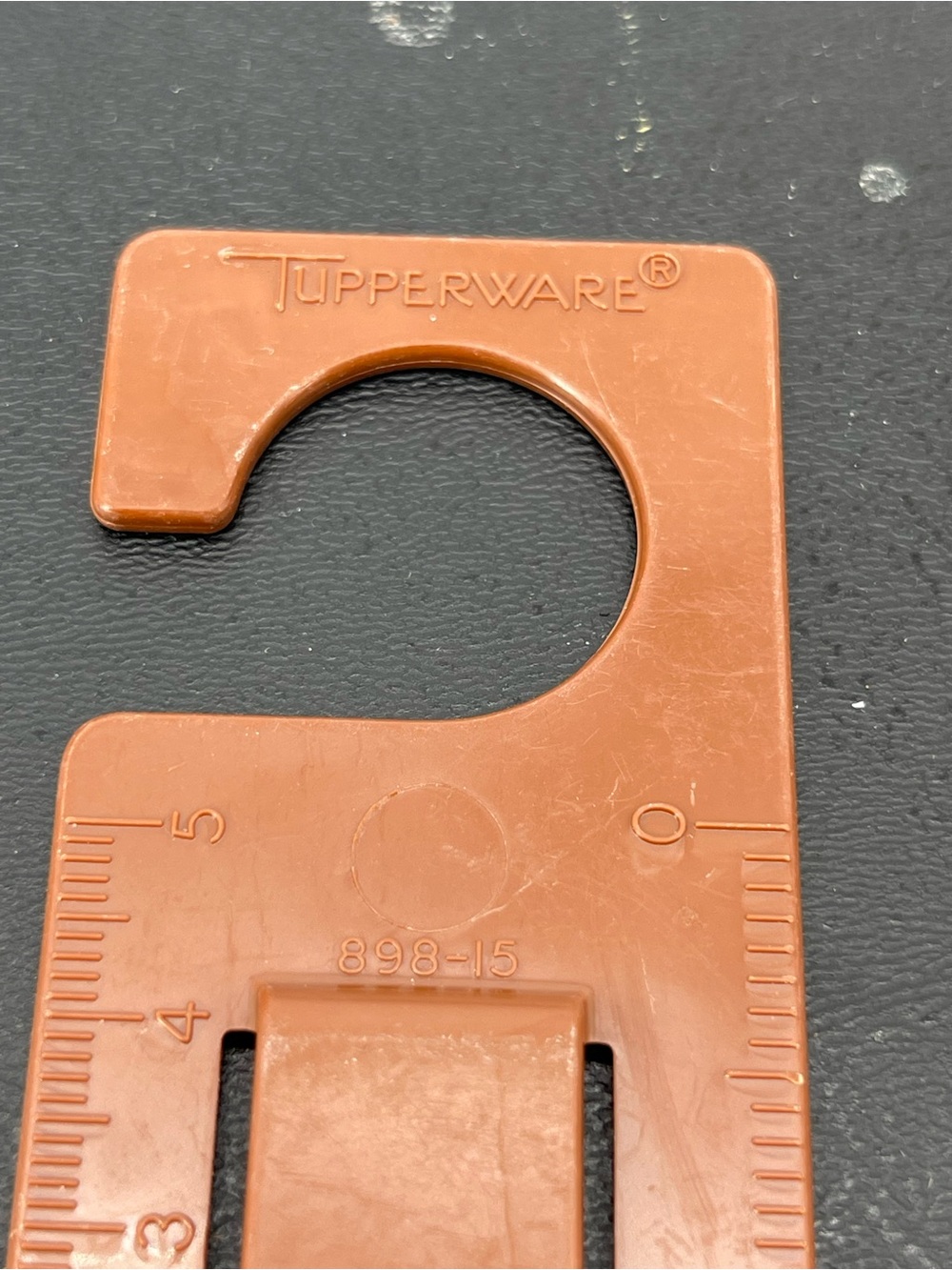 Tupperware Brown Clip Ruler Multi-Tool - Picture 2 of 5